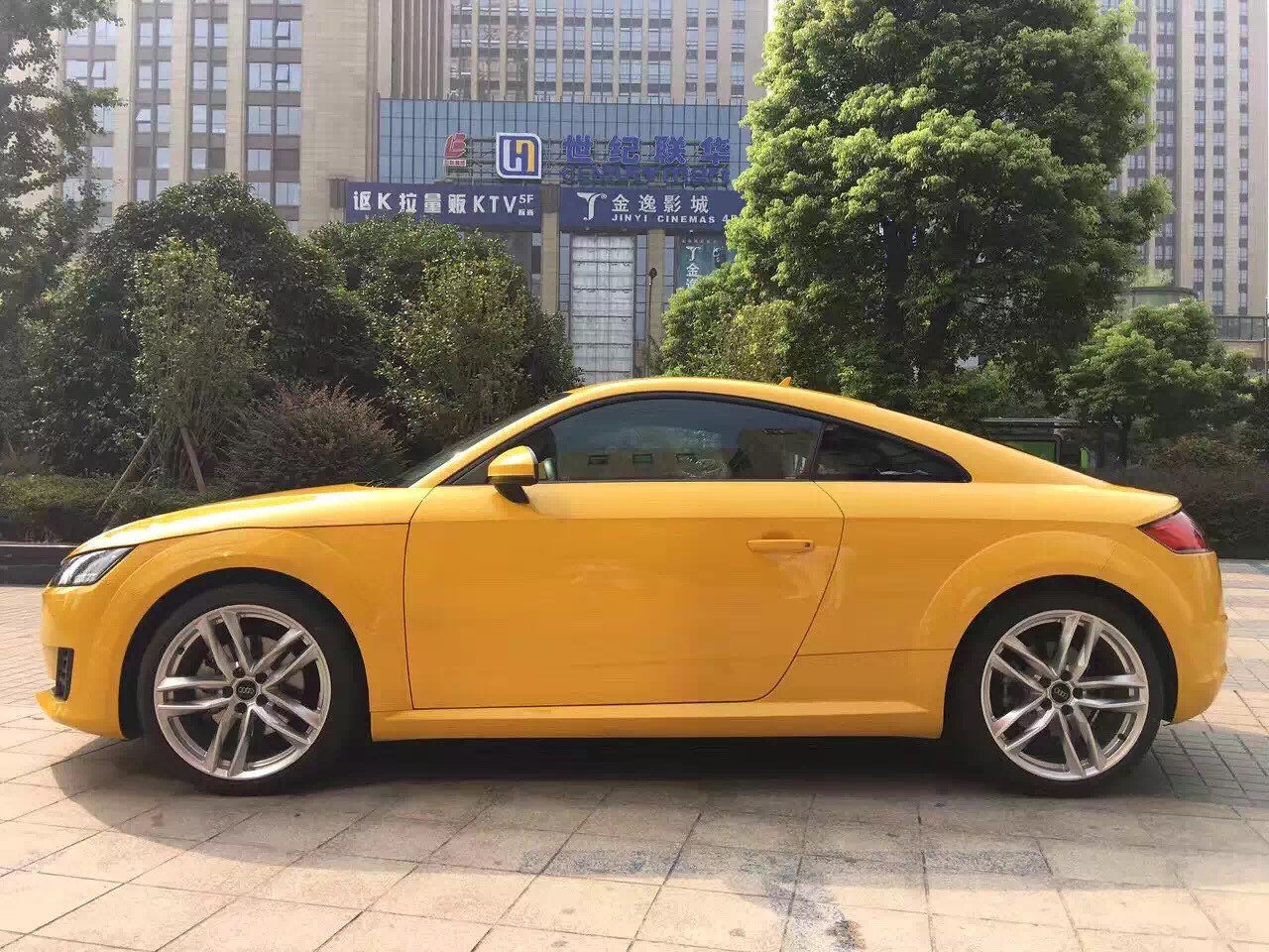 奧迪TT最新車型，時(shí)尚與科技的完美結(jié)合，奧迪TT最新車型，時(shí)尚與科技的極致融合